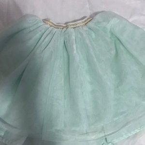 A gorgeous skirt for girls!